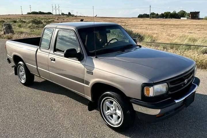 Mazda B3000